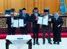 DPRD Surabaya Sahkan Perda YEKAPE dan Pengembangan Ekonomi Kreatif