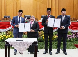 Perubahan KUA-PPAS 2025, DPRD Surabaya Setujui Pemkot Utang Rp 452 M!