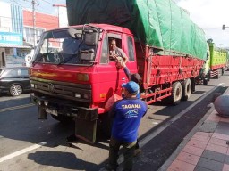 Banyuwangi Terdampak Macet Pelabuhan Ketapang, Bupati Ipuk Ulurkan Bantuan!