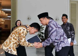 Terima Gernas Ayo Mondok, Gibran Ajak Pesantren Kuasai AI hingga Coding!