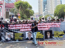 Demo Kredit Fiktif Bank Jatim: Seret Khofifah dan 2 Orang Ini ke Pengadilan!