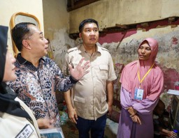 Atasi RTLH di Surabaya, Menteri Maruarar Puji Kecepatan Eri Cahyadi!