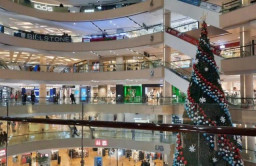 500 Ribu Wisatawan Serbu Surabaya di Libur Nataru, Mal Jadi Primadona!