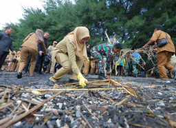 Prabowo Nyatakan Perang Terhadap Sampah, Ipuk Deklarasi Banyuwangi ASRI!