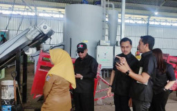 DPRD Surabaya Sidak TPS3R Tambak Osowilangun: Sampah Tak Lagi Jadi Beban!