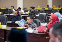 Di Tengah Pengetatan Anggaran, Pakaian Dinas DPRD Lamongan Sedot Rp 341 Juta!