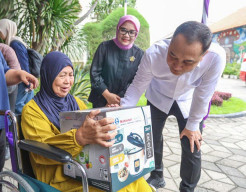 Garage Day, Pemkot Surabaya Bagikan 38 Ribu Barang Layak Pakai ke 7.250 Gamis