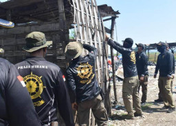 Tabrak Perda, 40 Gudang Sampah Liar di Kawasan TPA Benowo Surabaya Dibongkar!