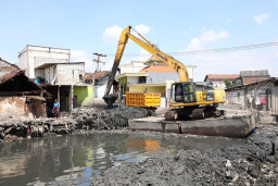 Pelebaran Sungai Kalianak Surabaya Tak Asal, Aturan Sebut 28 Meter Bukan 8 Meter!