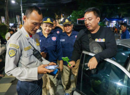 Peringatan Tak Digubris! Pemkot Surabaya Bekukan Izin 600 Jukir Tolak Parkir Digital