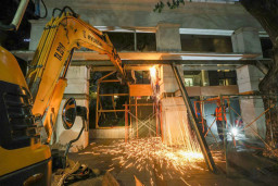 Fasad Eks Toko Nam Dibongkar, Pegiat Sejarah: Pemkot Surabaya Sudah Tepat!