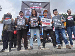 Jurnalis Ditahan Israel, Komunitas Pers Surabaya Demo di Depan Grahadi!