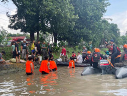 DLH Ringkus Pembuang Limbah Darah Kurban ke Kali Surabaya, Terancam Denda Rp 50 Juta!