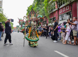 Surabaya Fashion Festival, Jalan Tunjungan Disulap Jadi Catwalk Raksasa!