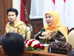 Ikuti Arahan Mendagri, Khofifah Ubah WFH Pemprov Jatim dari Rabu Jadi Jumat!