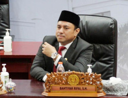 Perintahkan Camat-Lurah Bikin Hotline, DPRD Surabaya Puji Langkah Eri Cahyadi!
