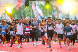 JConnect Run Soerabaja Membludak, Eri Cahyadi Ikut Lari Bareng 3.700 Peserta!