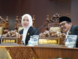 Sengketa Ijazah, Ini Alasan Waketua DPRD Jatim dari Demokrat Sri Wahyuni Ikut Digugat!