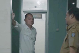 Eri Cahyadi Soroti Kamar Mandi SMPN 47 Surabaya: Sekolah Negeri kok Kondisinya seperti Ini!