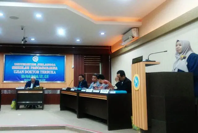 Keponakan Mensos Raih Gelar Doktor Pengembangan SDM