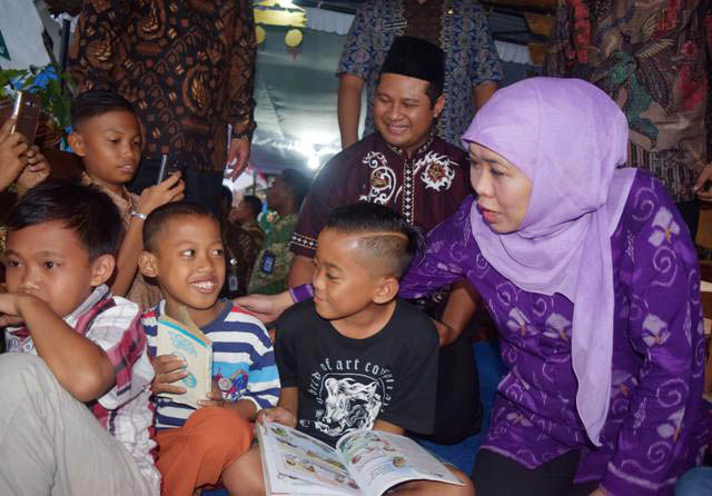 Gagal Masuk TNI, Eh.. Khofifah Malah Jadi Menteri