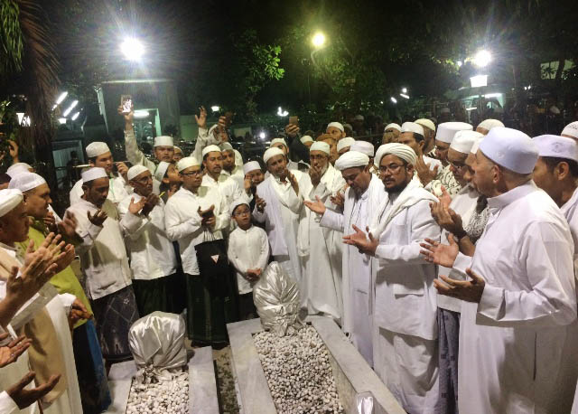 Dua Jam di Masjid Ampel, Ini Isi Ceramah Habib Rizieq
