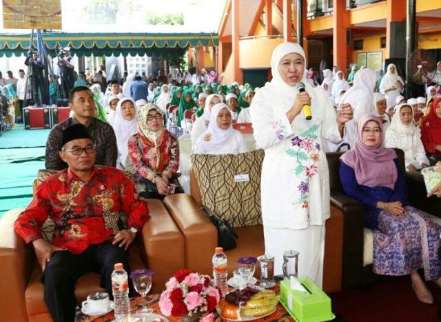 Dua Menteri Uji Penghafal Al Qur’an Siswa-Siswi Khadijah