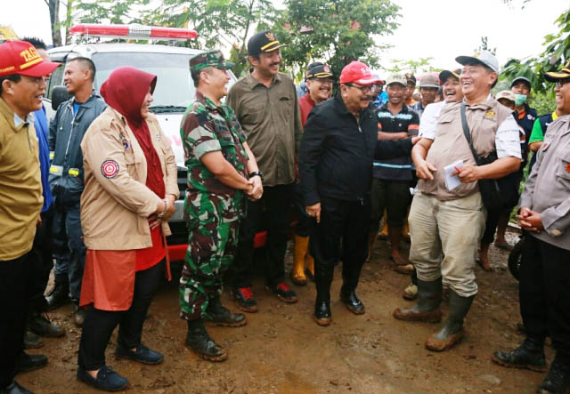 Pakde Karwo Tak Mau Sedikit-sedikit Minta Bantuan Mensos