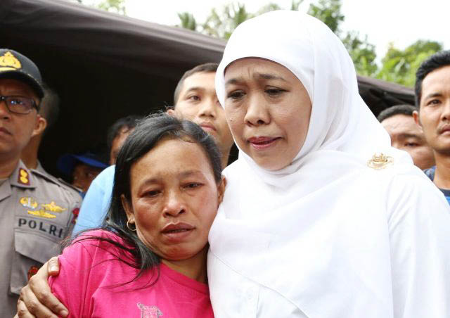 Beda Cara: Khofifah Naik Motor, Gus Ipul Pilih Helikopter