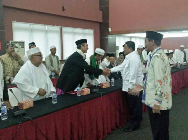 Dulu Karsa, Kini Kiai Kampung Balik Arah Dukung Khofifah