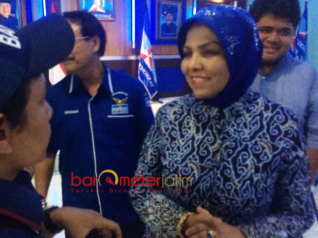 Kembalikan Formulir, Nurhayati Diiringi Restu SBY