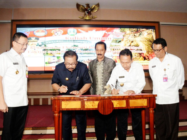 Soekarwo Paparkan Strategi Pembangunan Ekonomi Jatim