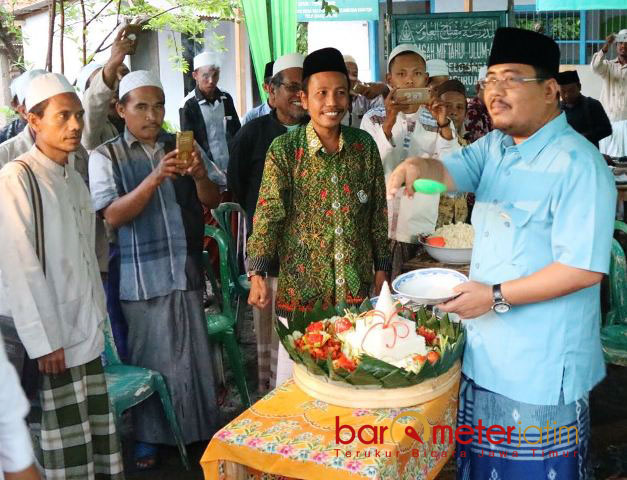 Ultah Saat Reses, Sadad Dapat Kejutan dari Guru Madin