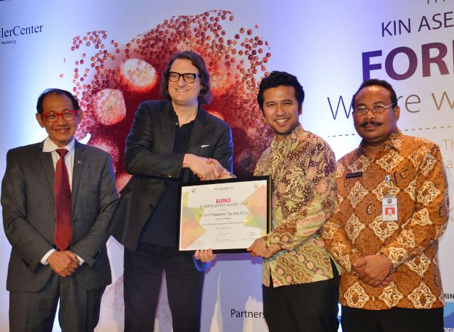 Entas Kemiskinan Lewat Gertak, Emil Raih Entrepreneur Award