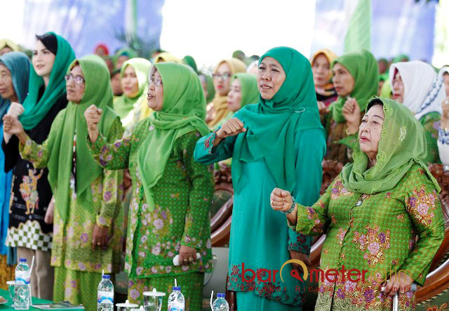 Dukung Khofifah, Muslimat NU Unjuk Kekuatan di Bangkalan!