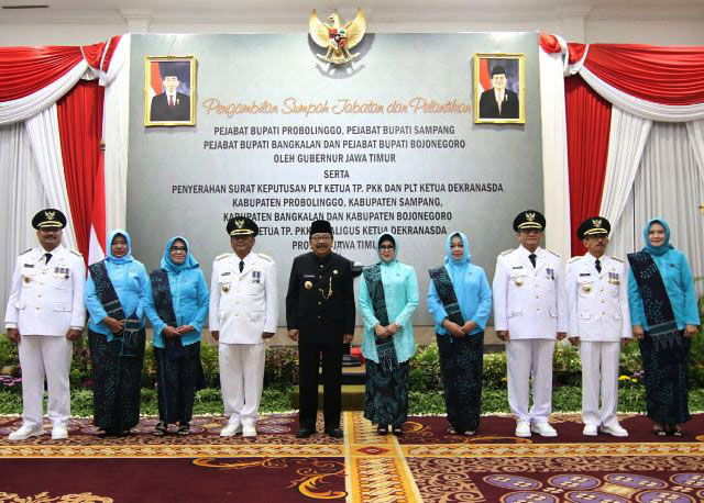 4 Pj Bupati Dilantik, Soekarwo Ingatkan Rambu-rambu Mutasi