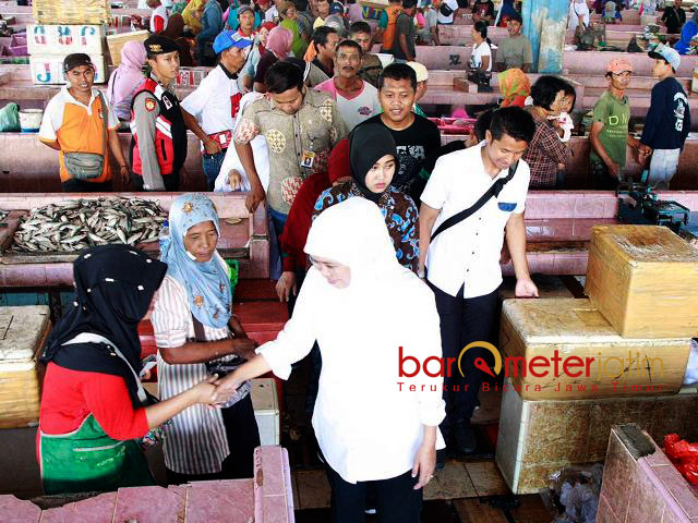 Jelang Debat Khofifah Biasa Saja, Tetap Blusukan ke Pasar