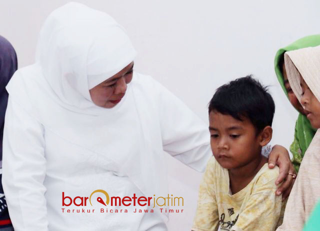 Hibur Putra Bungsu Kiai Kholil, Khofifah Berkaca-kaca