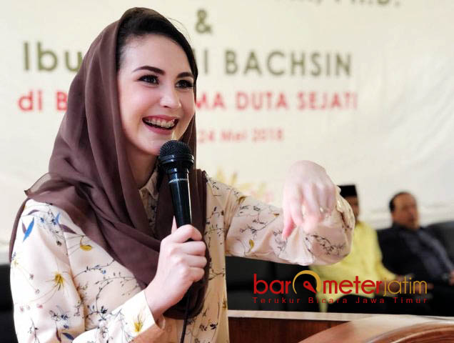 Sapa Calon Buruh Migran, Arumi Beber Program Khofifah-Emil