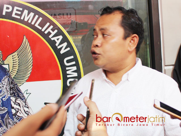 Dicecar Soal PKH, Ketua Panwaslu Lamongan Sibuk Cari Jalan Kabur!