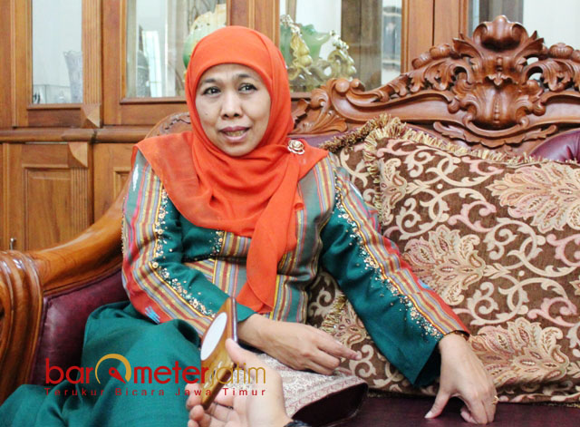 2 Kali Lebaran, Khofifah Pakai Baju Songket Sutra Lamongan