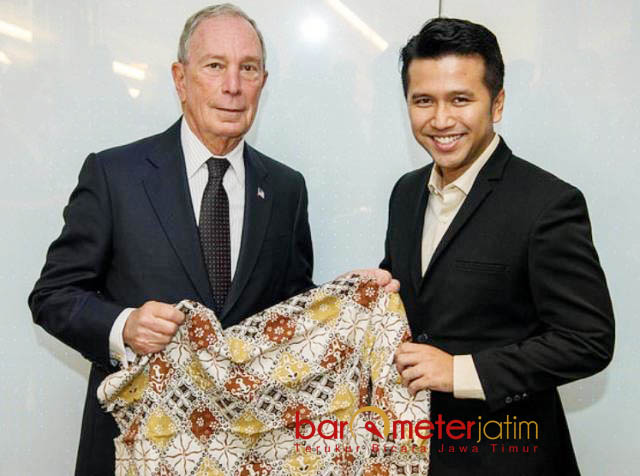 Batik Trenggalek, Oleh-oleh Emil untuk Michael Bloomberg