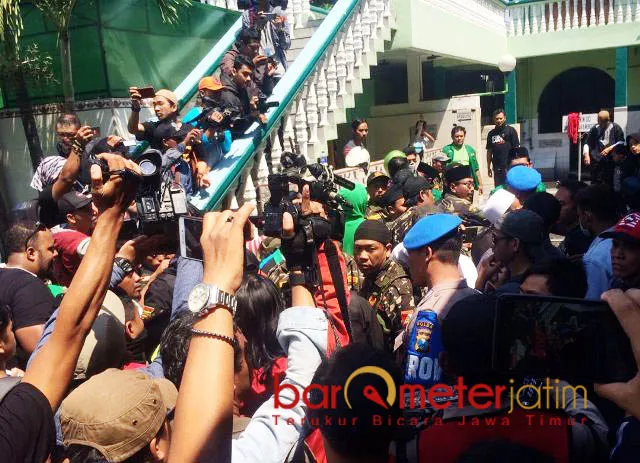 Imbas 2019GantiPresiden, Area Masjid Jadi Arena Bentrok