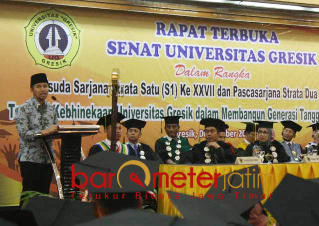 Emil Dardak Ajak Sarjana Unigres Bangun Jawa Timur