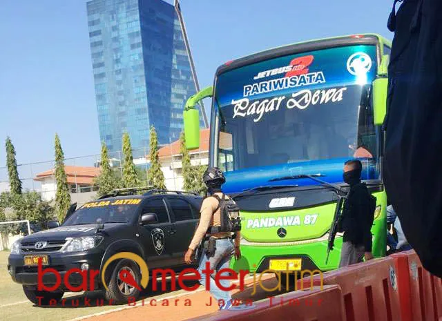 23 Tersangka Teroris Bom Surabaya Diangkut ke Jakarta