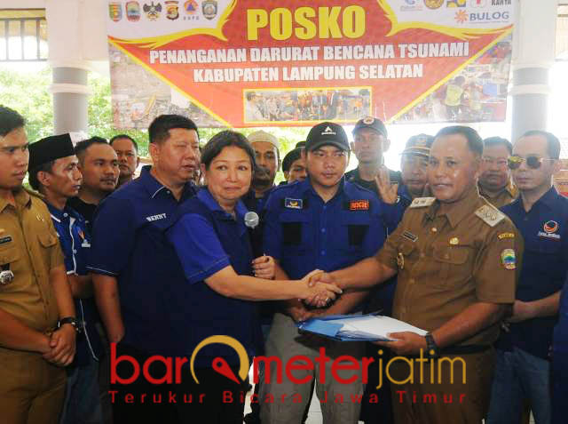 Armada Nasdem Tiba di Lamsel, Serahkan 19 Truk Bantuan