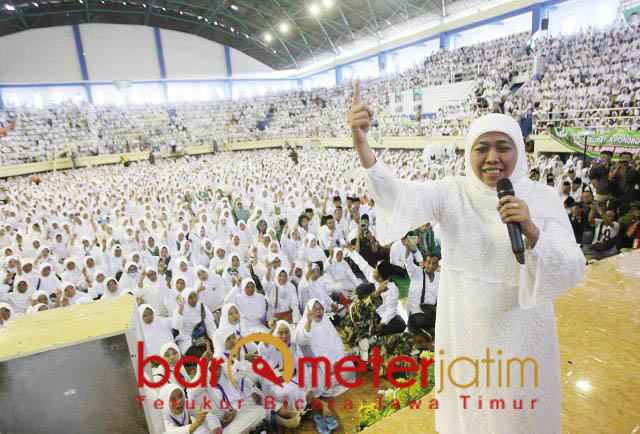 Kampanye di Madiun, Khofifah Ajak Pilih Jokowi Lewat Pantun!