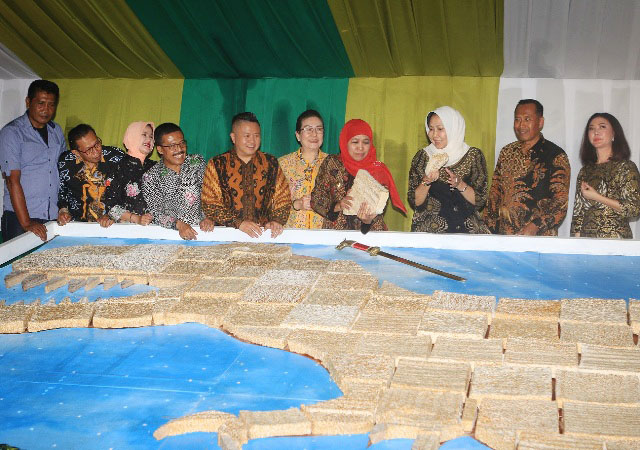 Rekor MURI Replika Dinosaurus Terbesar dari Tempe