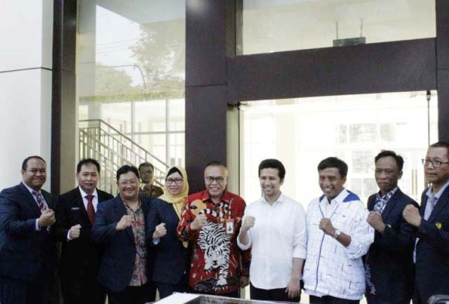 Unesa Siapkan Generasi Emas, Emil Ajak Tiru Pendiri Facebook