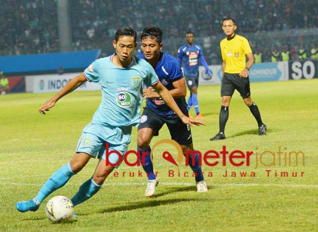 Main Keras Persela Gampar Arema 2-0 di Stadion Surajaya